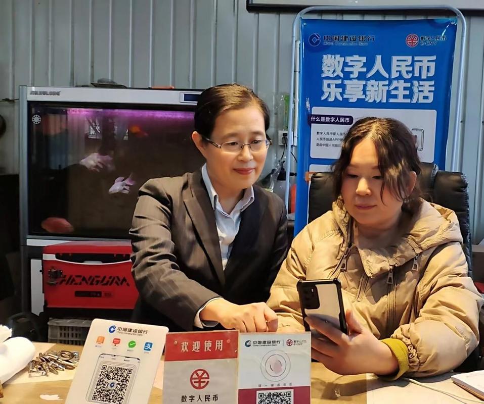 建行客户经理李某挪用客户资金超千万，获刑十八年