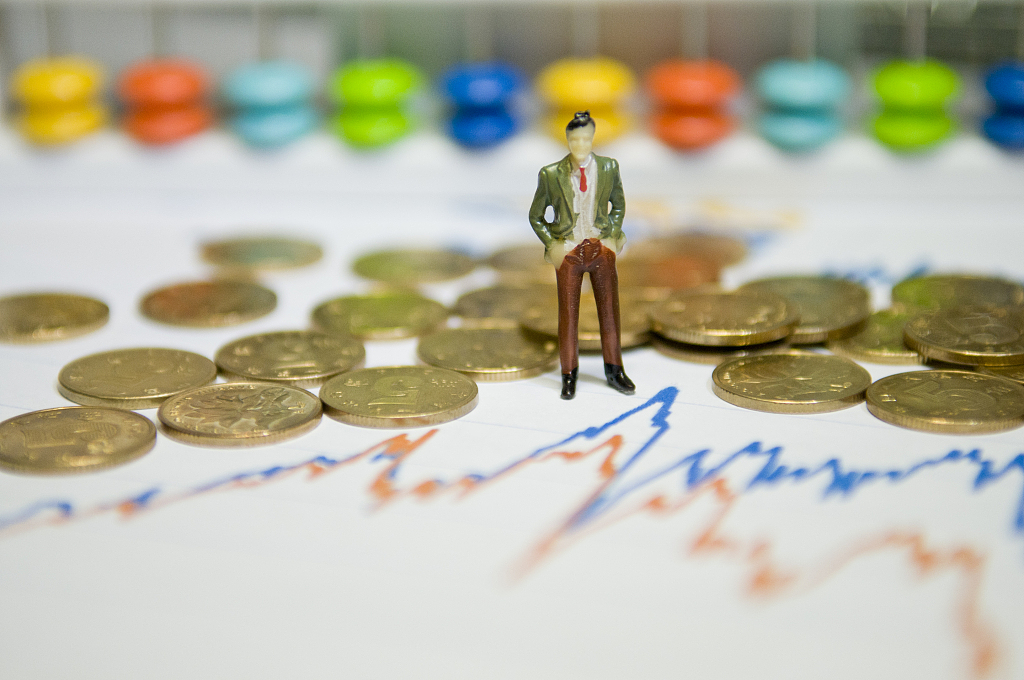 股市大涨时有人借钱炒股，配资合法吗？法官以案说法