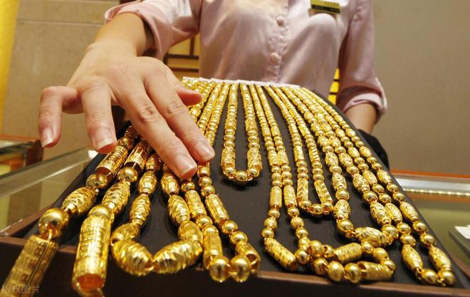 老股民讲述朋友买低价股经历，无知贪婪从众致大亏(图2)