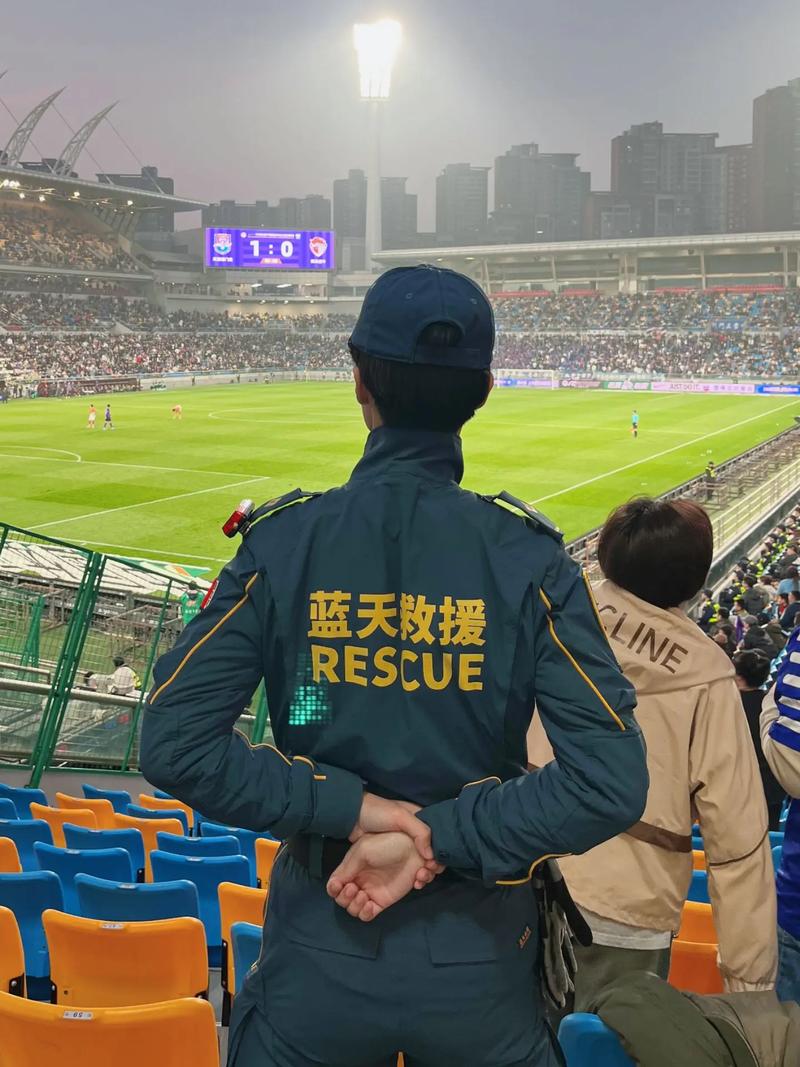 泰达主场比赛明日打响！球迷用品店啥样？投资要多少？(图15)