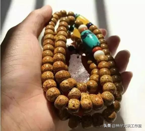 南红盘玩后颜色变红润,搭配更出彩(图10) 南红盘玩后颜色变红润,搭配更出彩(图10)