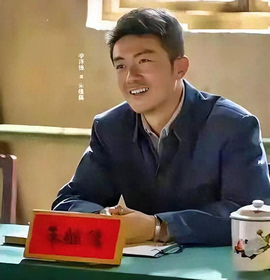 曾被骂渣男的李泽锋，靠新角色翻身，反差感超带劲